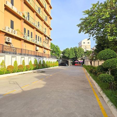 Joli Hotel 프놈펜 외부 사진